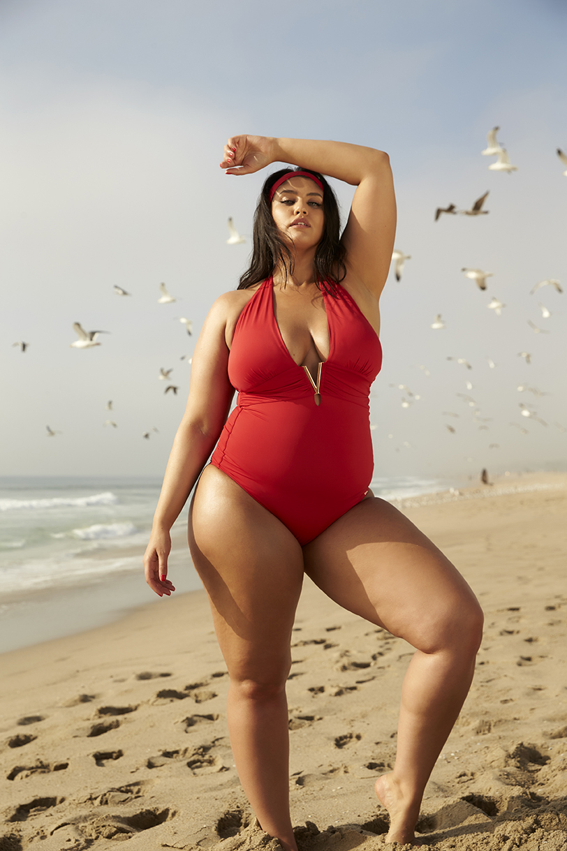 Полный ищет полного. La'Tecia Thomas Plus Size. La'Tecia Thomas Plus Size Swimwear. Латисия Томас в купальнике. Laura Lee плюс сайз Bikini.